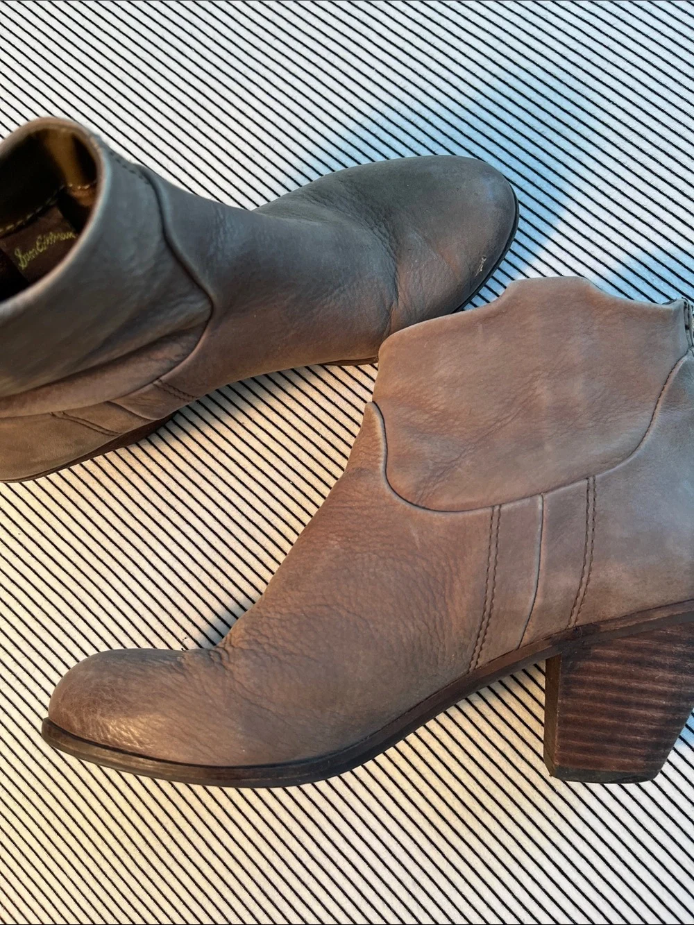 Sam Edelman shirt boots 6.5 Back zipper